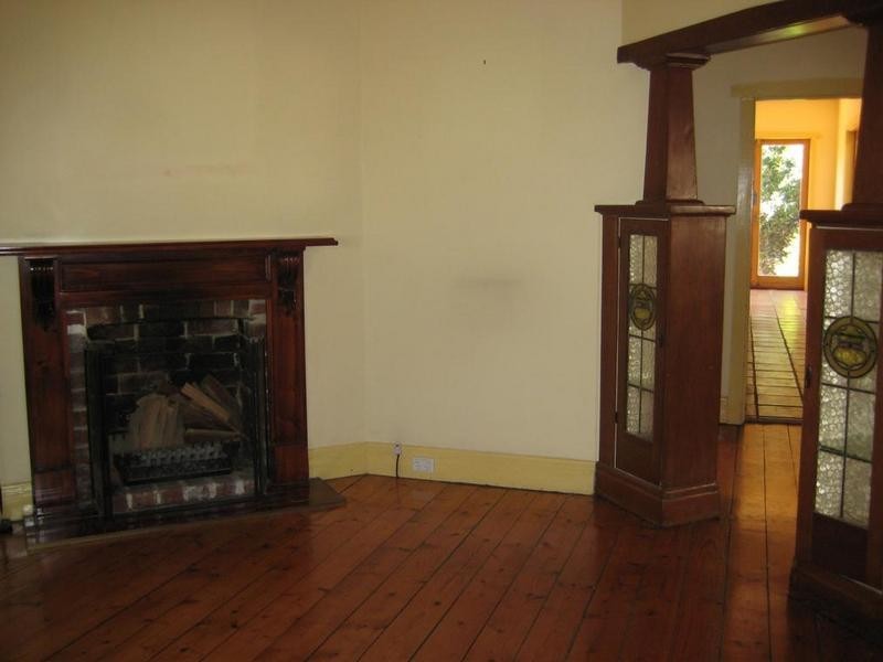 143 Empress Avenue, Kingsville VIC 3012