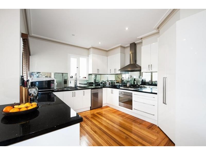 4 Naismith Street, Footscray VIC 3011