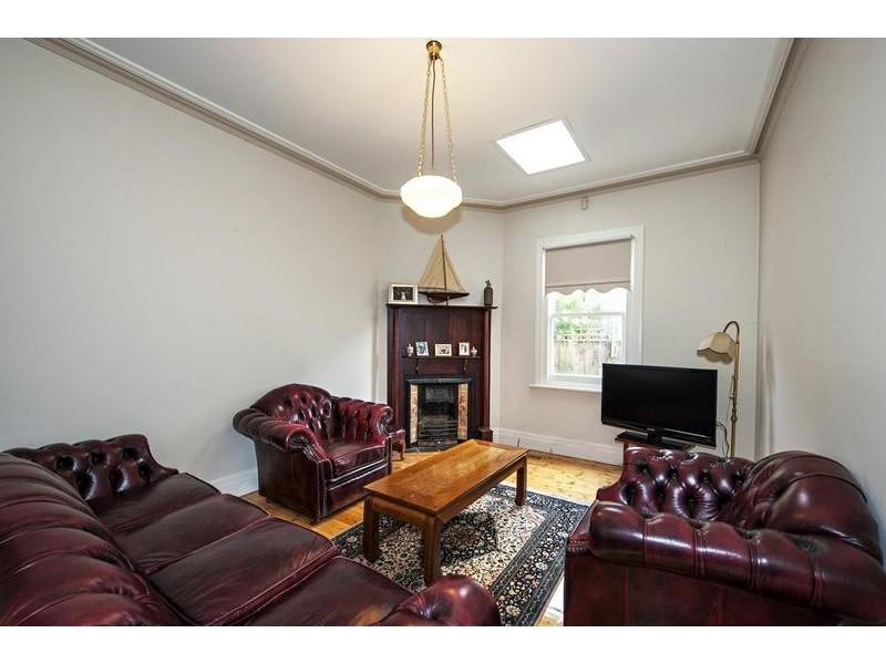 4 Naismith Street, Footscray VIC 3011