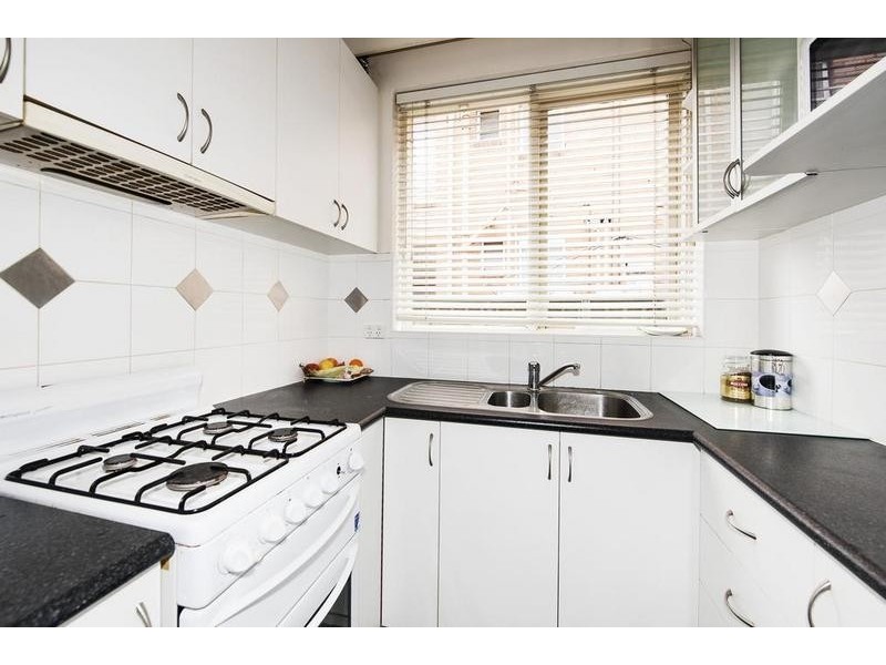 1/17 Kingsville Street, Kingsville VIC 3012