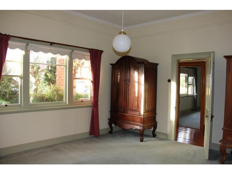 9 Dunedin Street, Maidstone VIC 3012