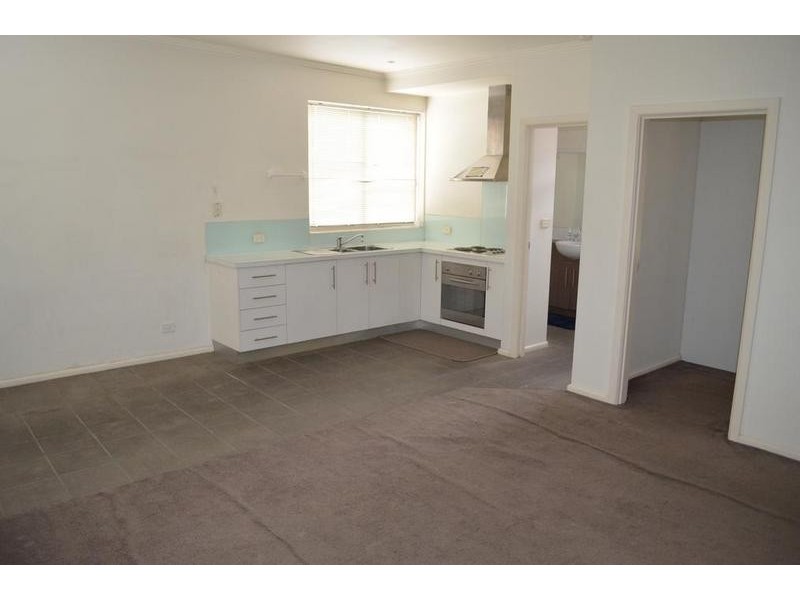 4/104 Monash Street, Sunshine VIC 3020