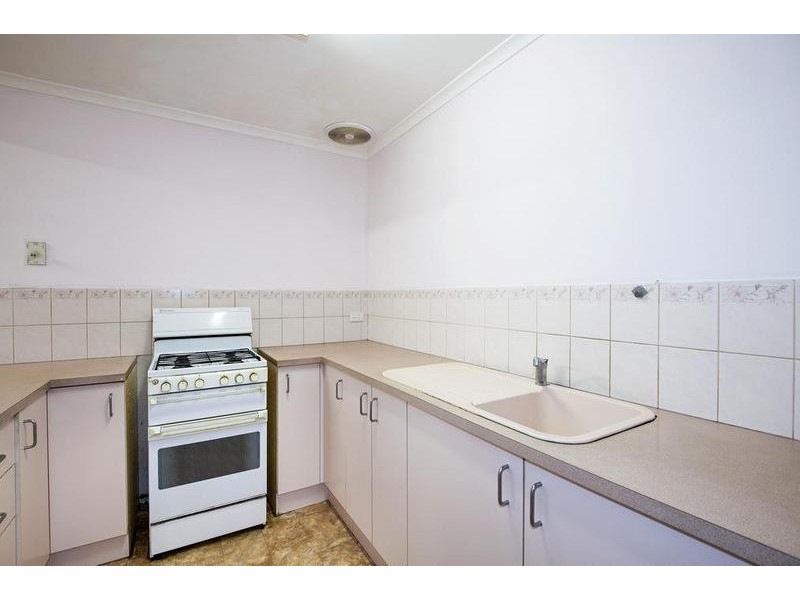 2/27 Empire Street, Footscray VIC 3011