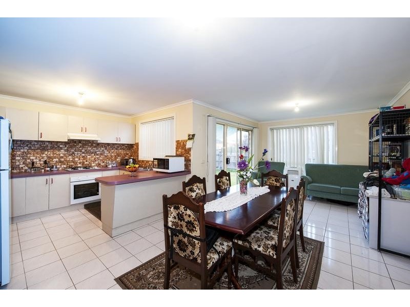 2/15 Haven Close, Sunshine West VIC 3020