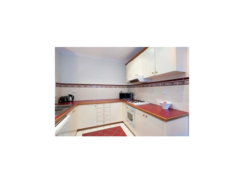 7 Bayview Road, Seddon VIC 3011