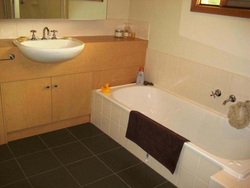 159 Queensville Street, Kingsville VIC 3012