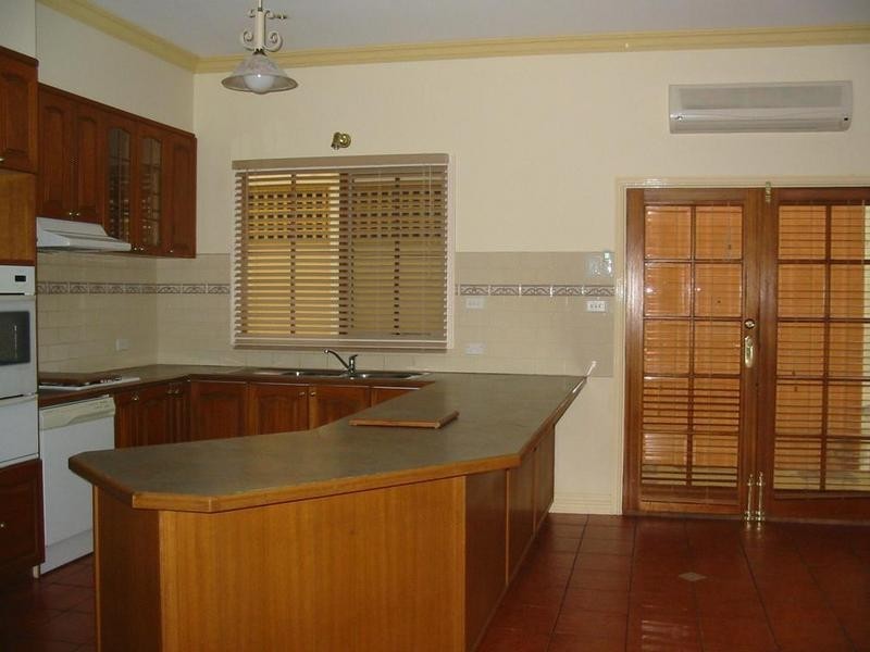 16 Mount Street, Altona VIC 3018