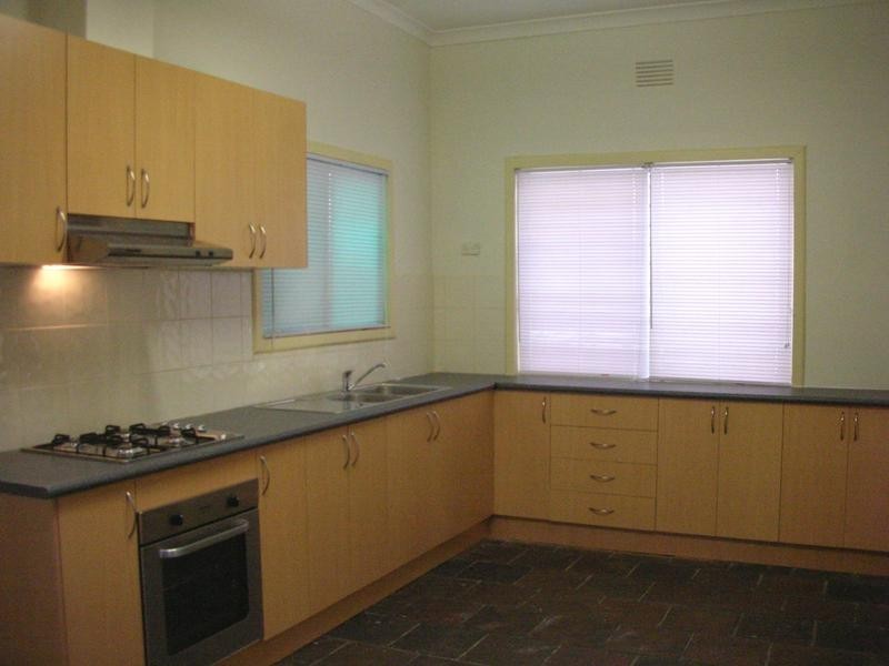 12 Edward Street, Seddon VIC 3011
