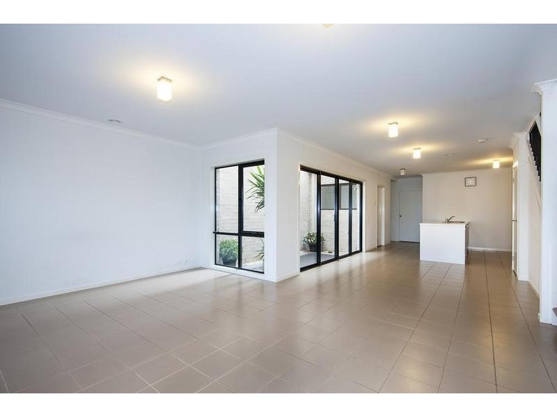 11 Crefden Street, Maidstone VIC 3012