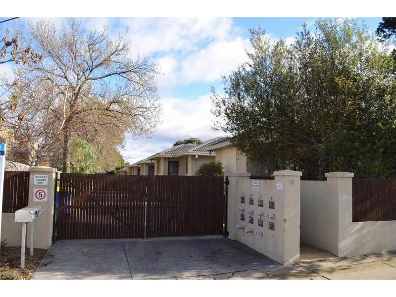 10/18 Blandford Street, West Footscray VIC 3012