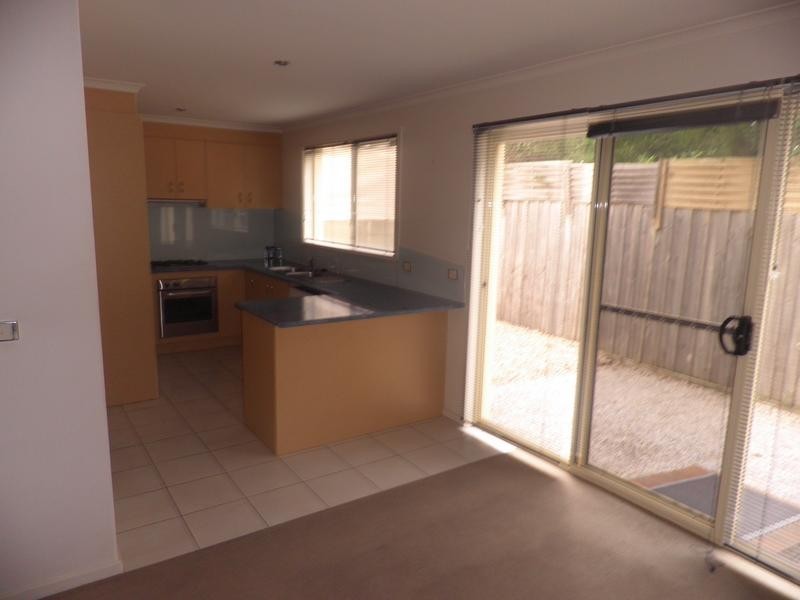 8 Johnston Street, Newport VIC 3015
