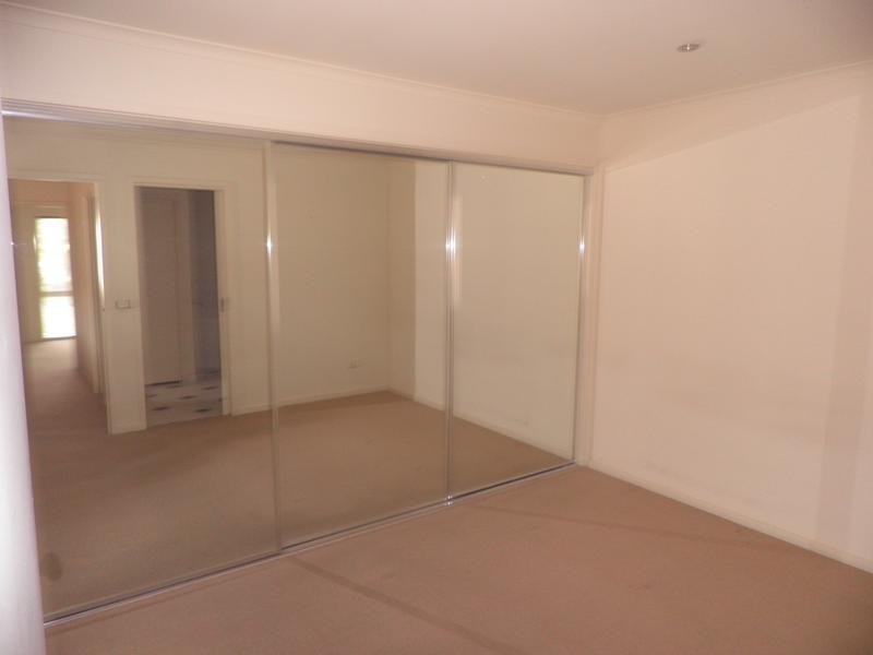 8 Johnston Street, Newport VIC 3015