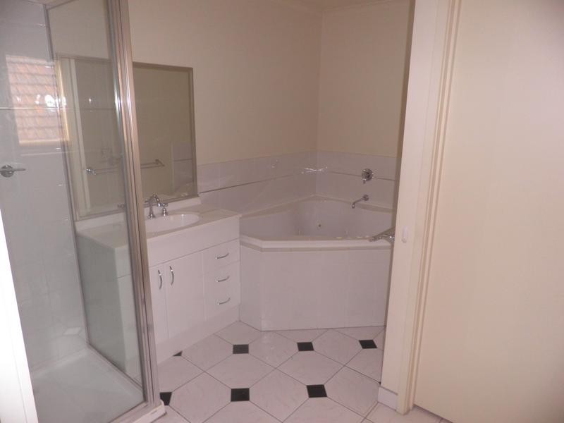 8 Johnston Street, Newport VIC 3015