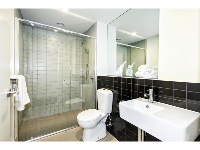 9 Newman Dr, Footscray VIC 3011