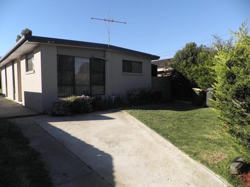52 Drinkwater Crescent, Sunshine West VIC 3020