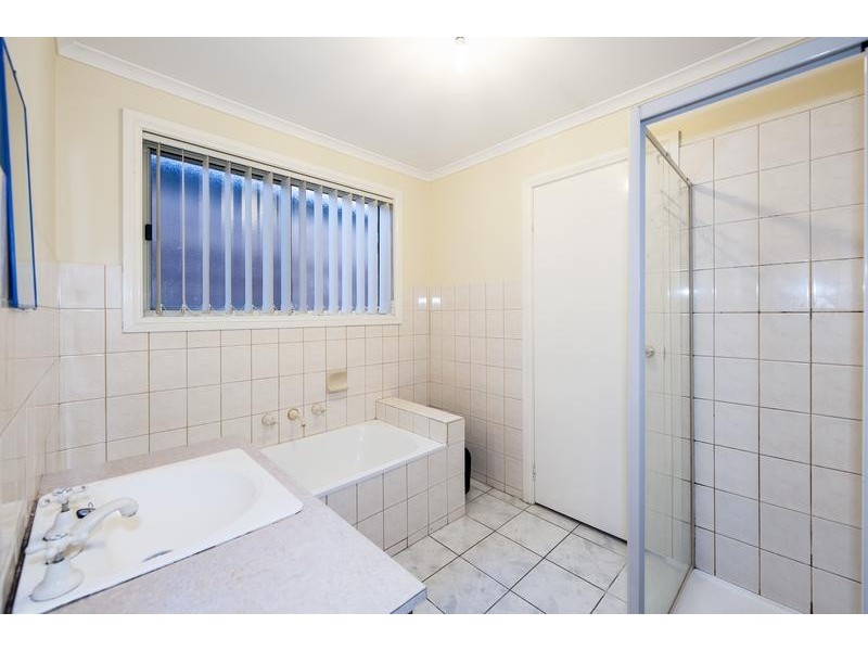 2/15 Haven Close, Sunshine VIC 3020