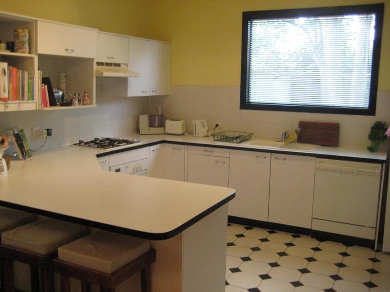 18 Station Road, Seddon VIC 3011