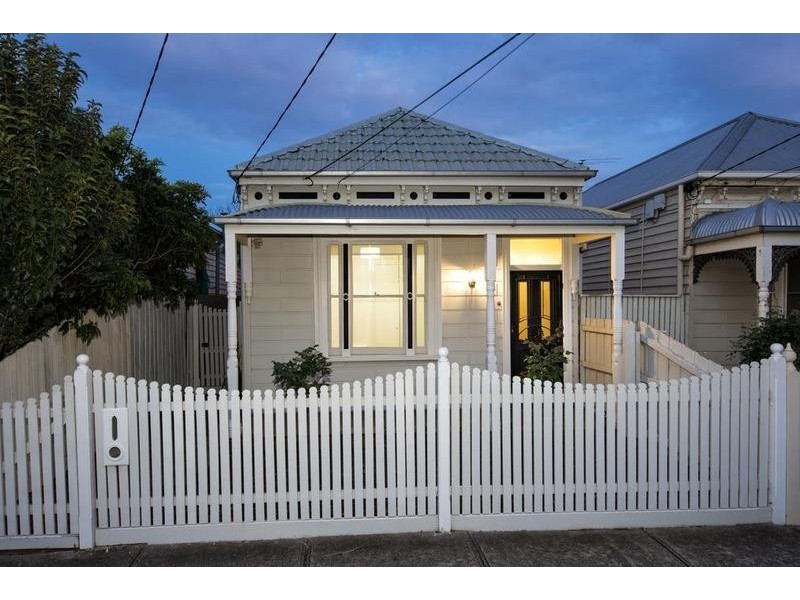 13 William Street, Seddon VIC 3011