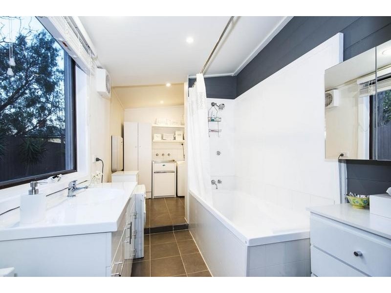 13 William Street, Seddon VIC 3011