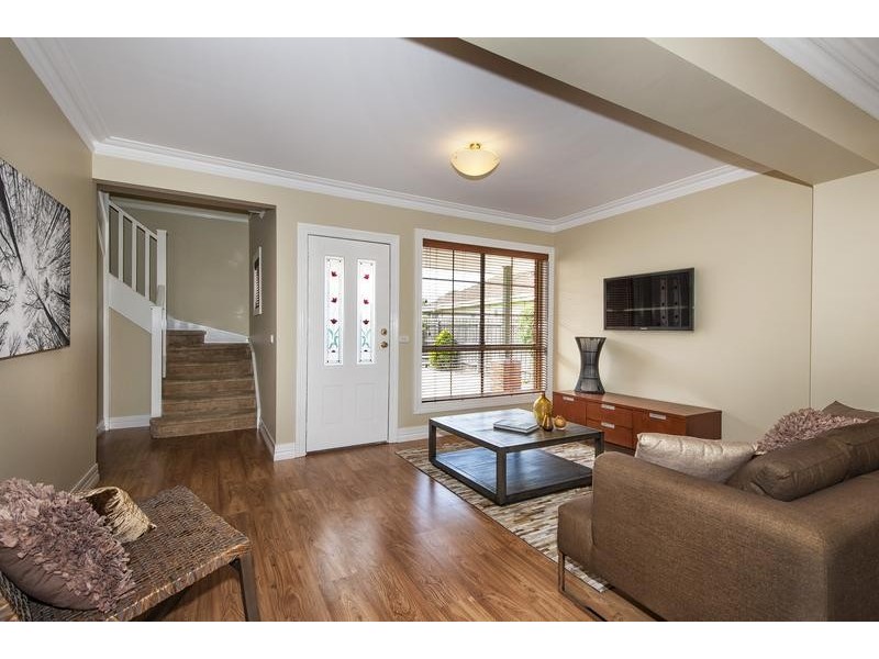 2/5 Jackson Street, Maidstone VIC 3012