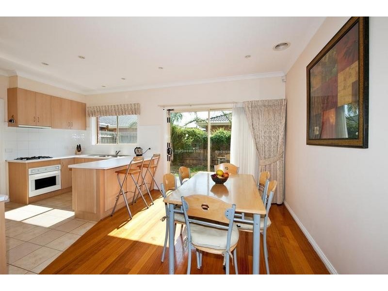 2/4 Whittaker Street, Maidstone VIC 3012