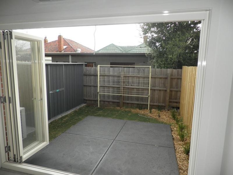 2/9 Swan Street, Footscray VIC 3011