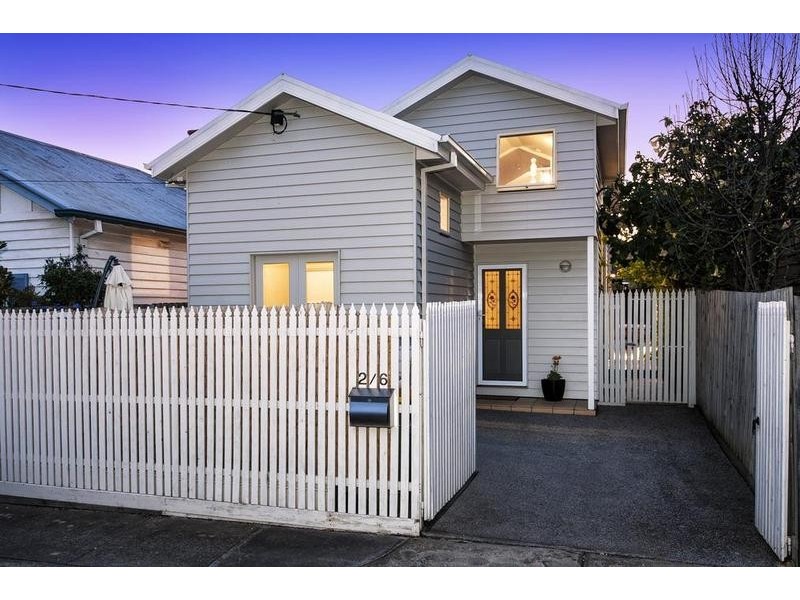 2/6 Exhibition Street, West Footscray VIC 3012