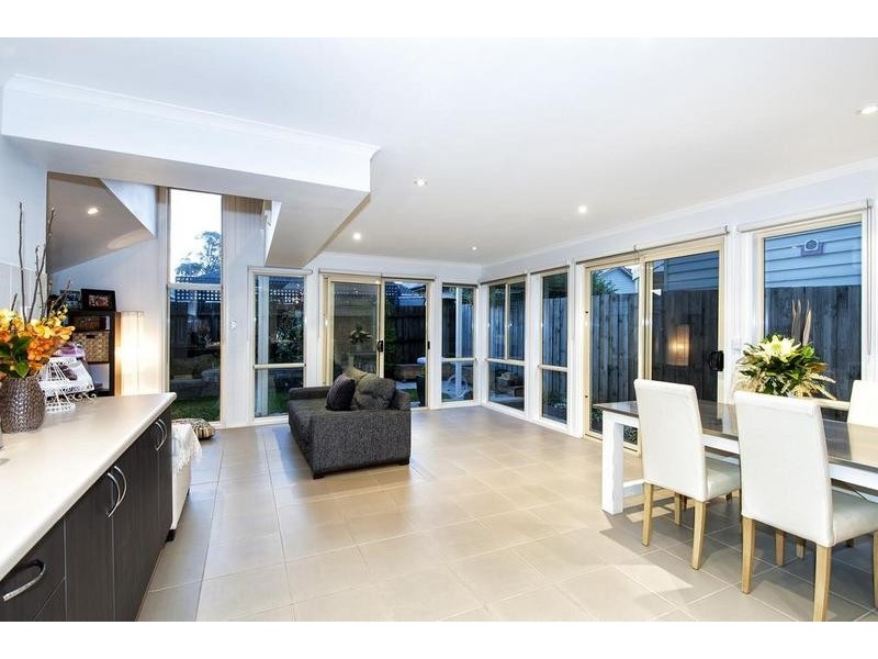 2/6 Exhibition Street, West Footscray VIC 3012