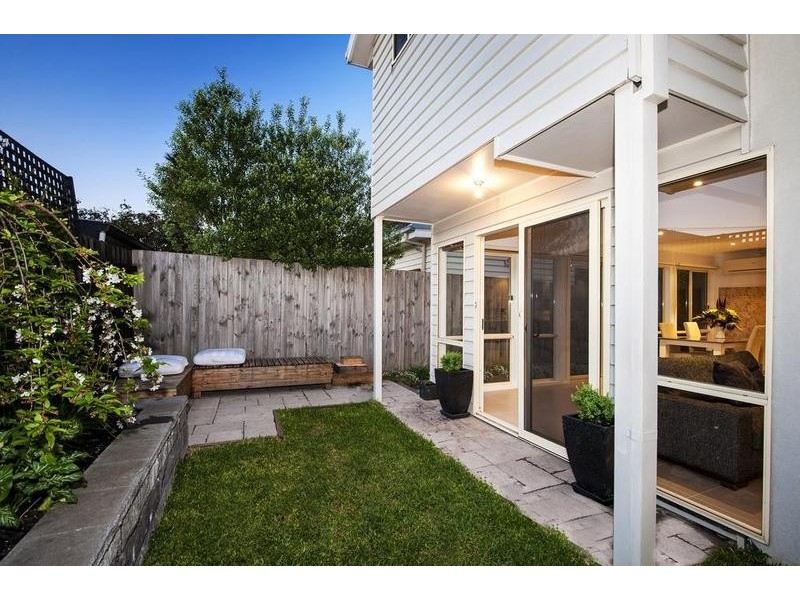 2/6 Exhibition Street, West Footscray VIC 3012