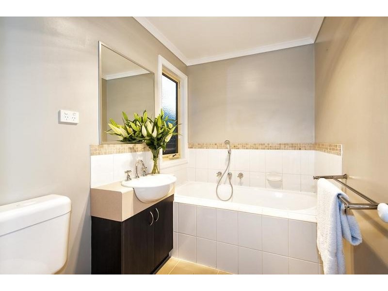 2/6 Exhibition Street, West Footscray VIC 3012