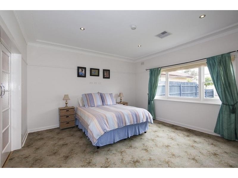 33 Dongola Road, West Footscray VIC 3012