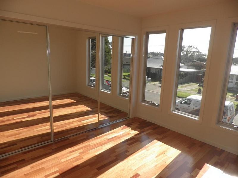 2/5 Alma Street, Maidstone VIC 3012