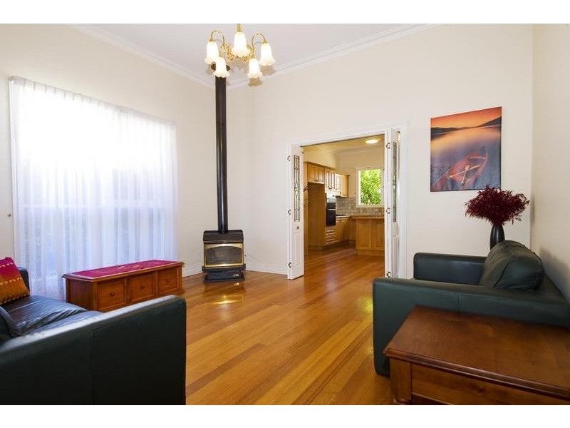 64 Queensville Street, Kingsville VIC 3012