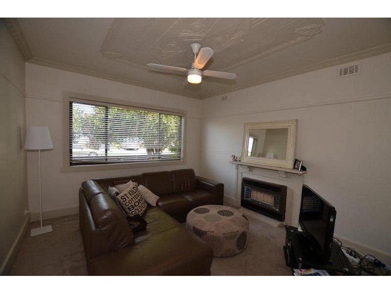 28 Suffolk Street, Maidstone VIC 3012