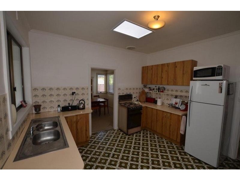 28 Suffolk Street, Maidstone VIC 3012