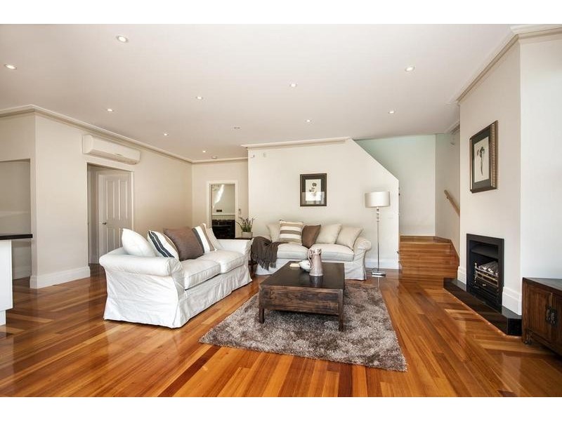 4 Naismith Street, Footscray VIC 3011