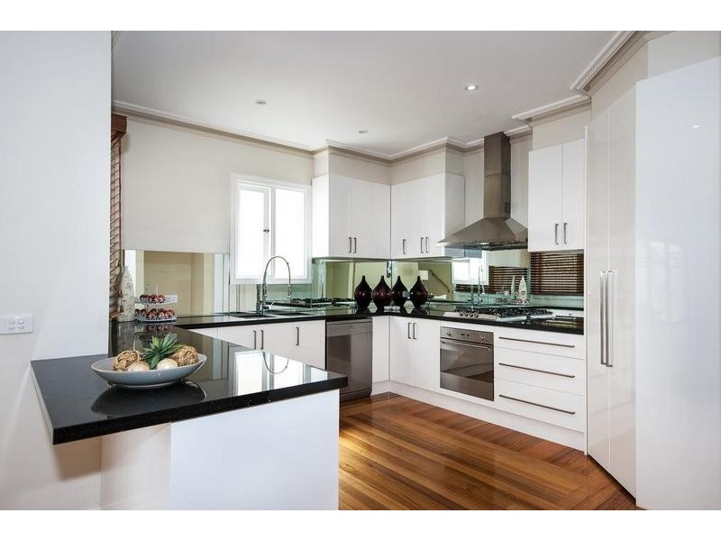 4 Naismith Street, Footscray VIC 3011