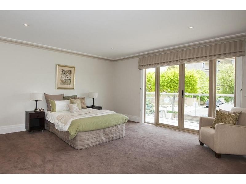 4 Naismith Street, Footscray VIC 3011