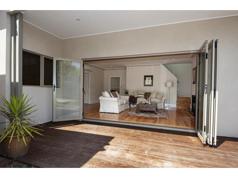 4 Naismith Street, Footscray VIC 3011