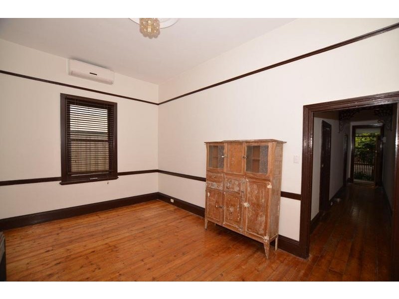 218 Ballarat Road, Footscray VIC 3011