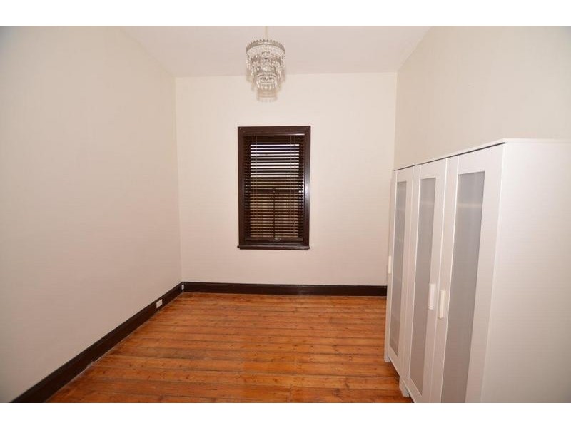 218 Ballarat Road, Footscray VIC 3011