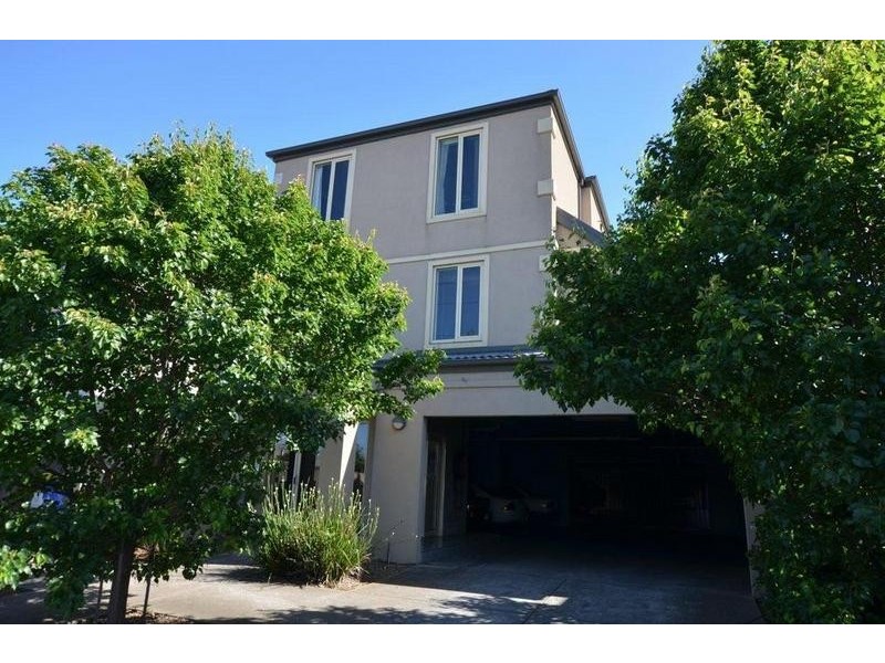 9/102 Cross Street, West Footscray VIC 3012