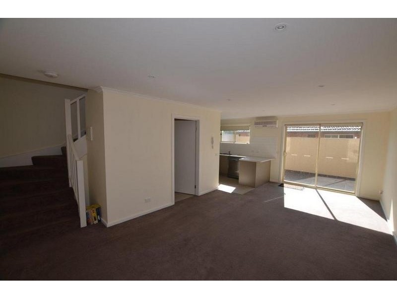 9/102 Cross Street, West Footscray VIC 3012