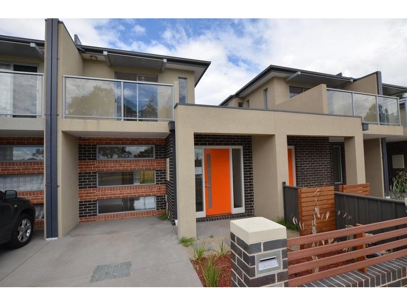 2/10 Greenham Street, Maidstone VIC 3012