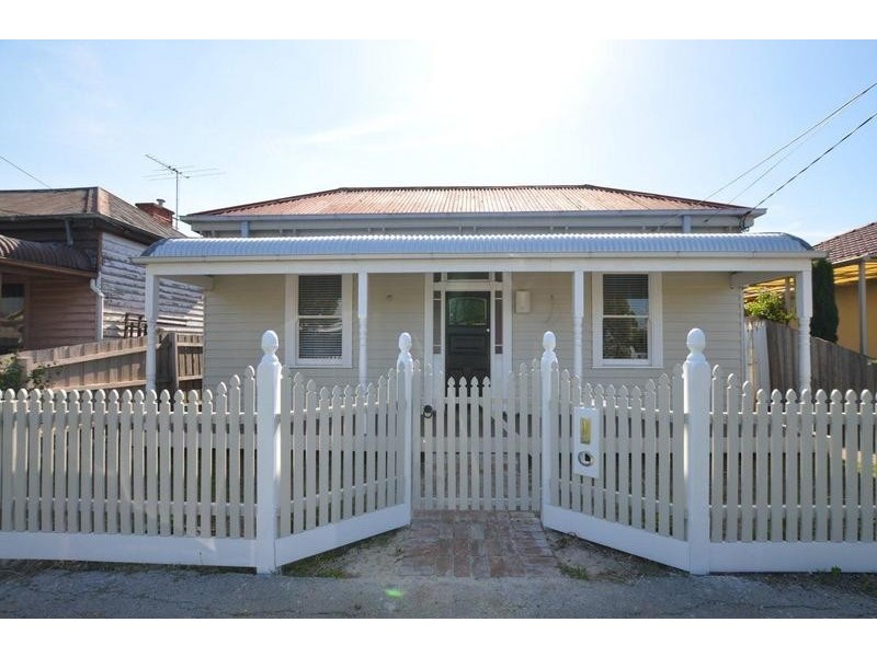 110 Empress Avenue, Kingsville VIC 3012