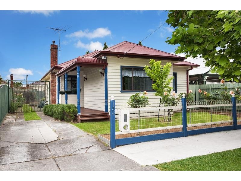 15 Suffolk Street, West Footscray VIC 3012