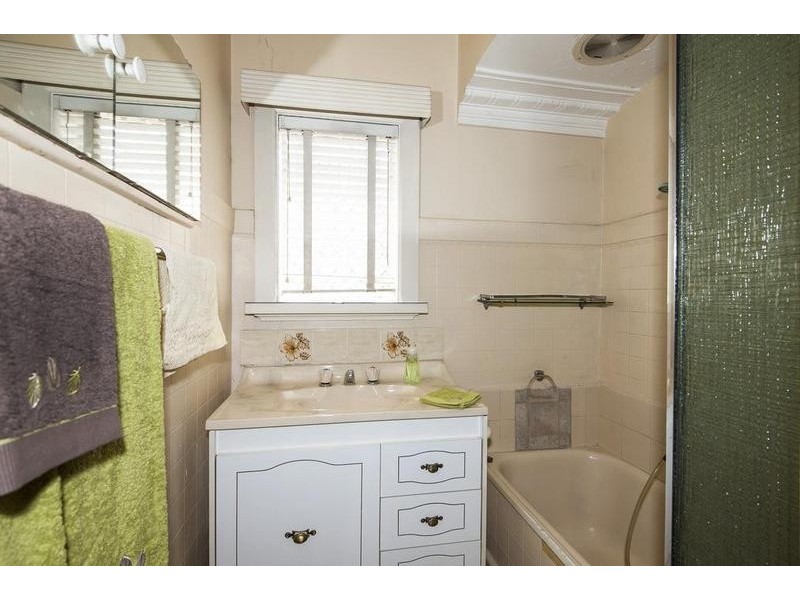 30 Albion Street, Kingsville VIC 3012