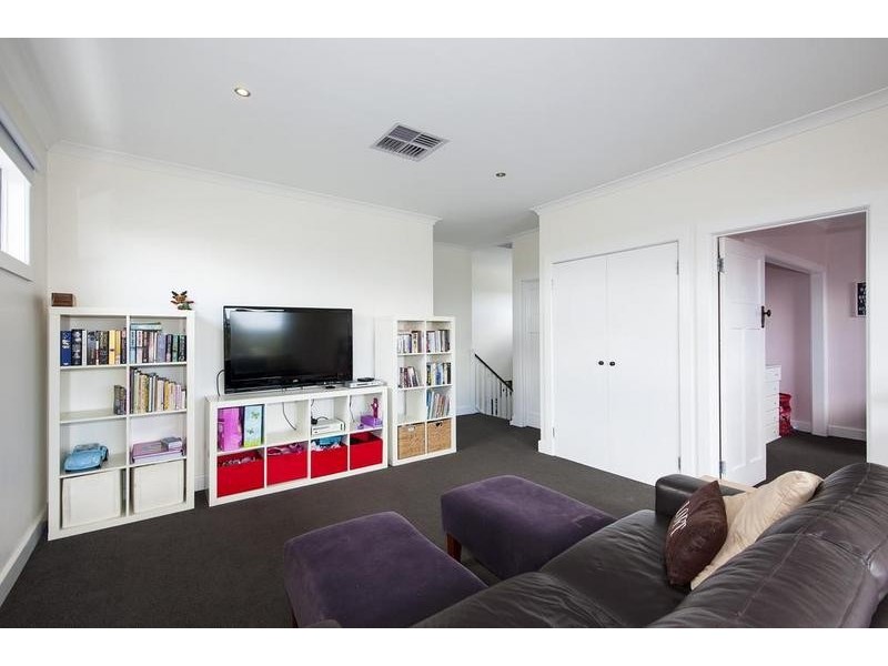 17 Robbs Road, West Footscray VIC 3012