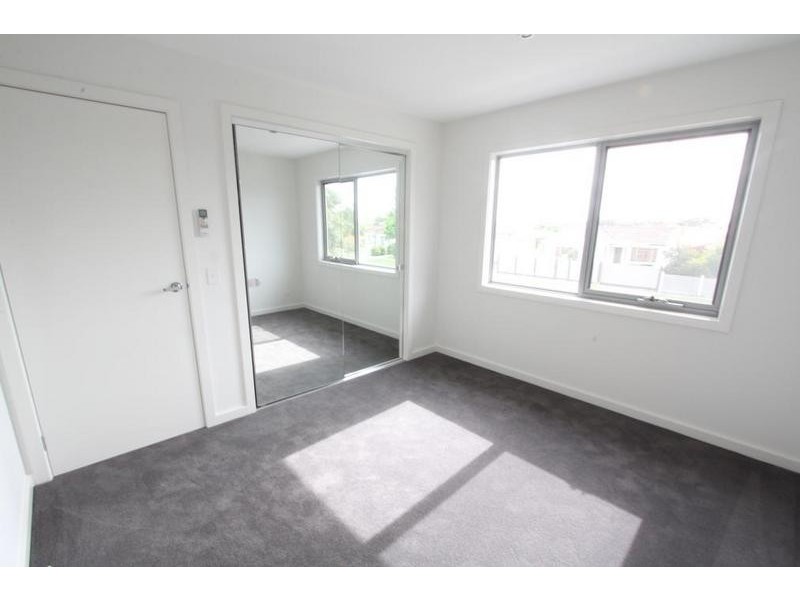 1/58 Blenheim Street, Newport VIC 3015