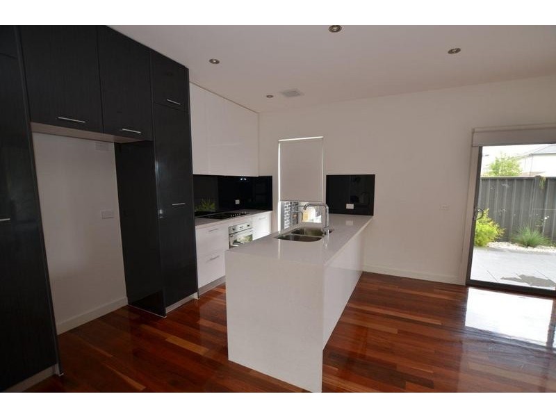 2/3 Montgomery Street, Maidstone VIC 3012